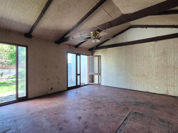 GRADIGNAN - Maison de 100m² avec garage, entièrement à rénover