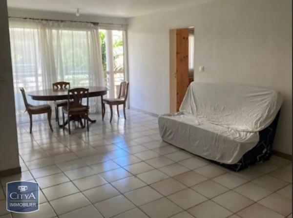 Appartement à louer 3 pièces 57.96m² Saint-Pierre (97410)