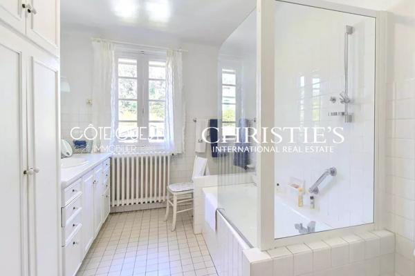 À vendre Guéthary – Villa avec piscine et dépendance