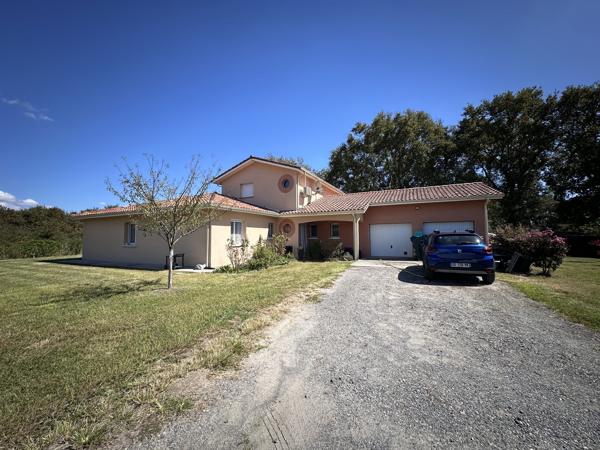 Maison 6 CH+1SB+SE+3WC+DOUBLE GARAGE+PISCINE