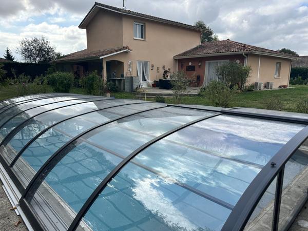 Maison 6 CH+1SB+SE+3WC+DOUBLE GARAGE+PISCINE