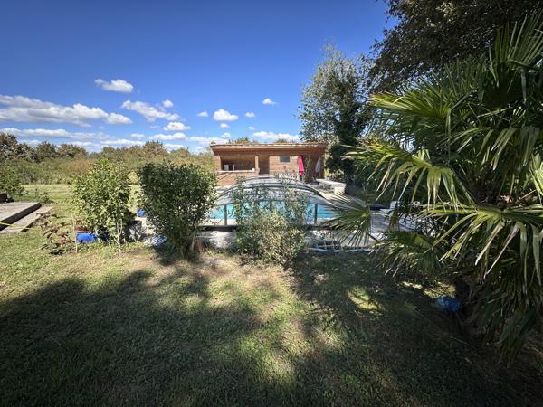 Maison 6 CH+1SB+SE+3WC+DOUBLE GARAGE+PISCINE