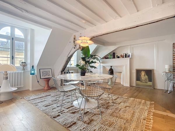 Un appartement enveloppant et lumineux