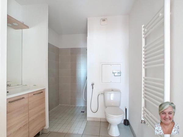 T2 de 40 M2 à 5 min du métro D PARILLY