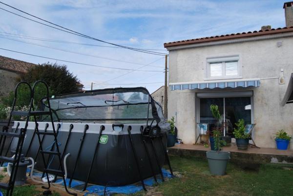 Maison en pierre CHAMPNIERS (16)