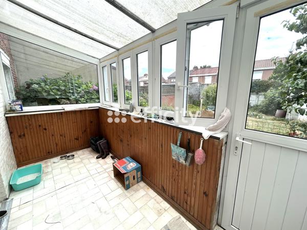 Maison
         4 pièces
        - 70 m² Exclusivité 99 000 € *