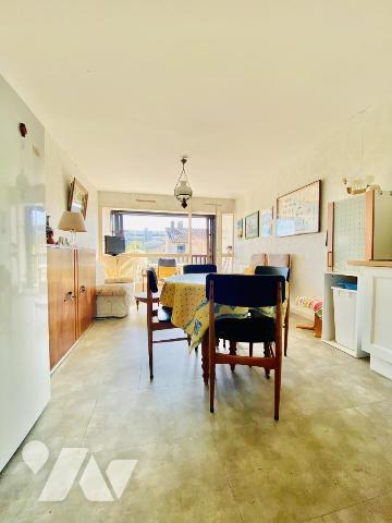 Appartement T4 duplex avec balcon et stationnement à 5min à pieds de la plage