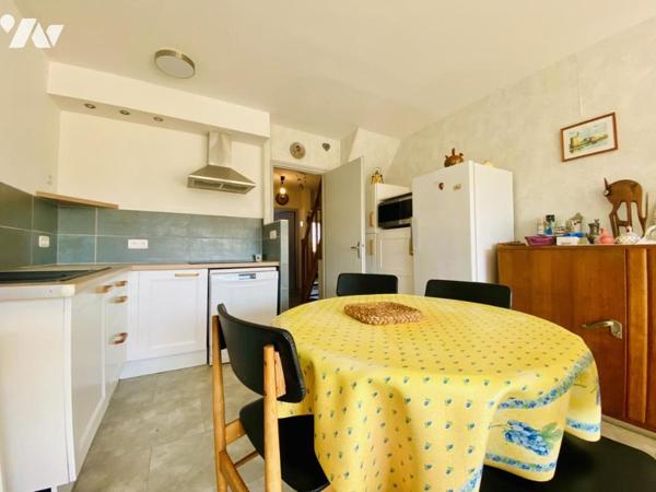 Appartement T4 duplex avec balcon et stationnement à 5min à pieds de la plage