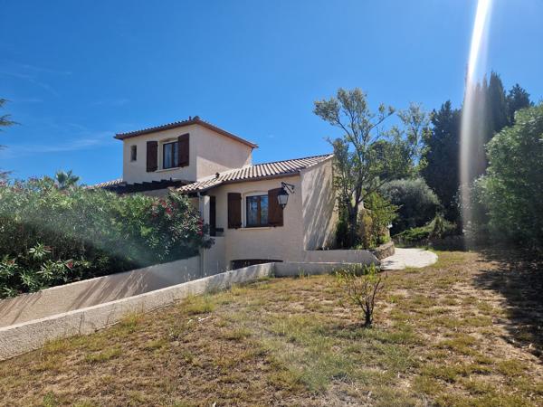 Salles d'Aude - Villa familiale avec piscine et garage sur parcelle arborée de 1306 m²