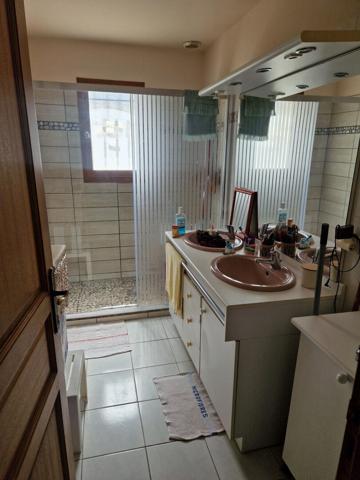 Salles d'Aude - Villa familiale avec piscine et garage sur parcelle arborée de 1306 m²