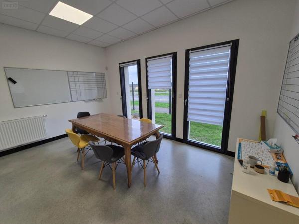 Entrepôt et bureaux à vendre à Amboise dans l'Indre-et-Loire (37400), ref : CB