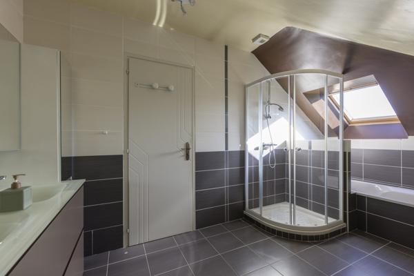 Maison traditionnelle de 2008 à Vendre – SAINT AVÉ