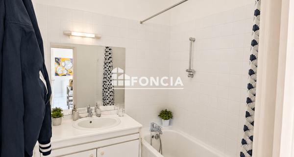 À vendre Appartement 3 pièces 60 m² - Nîmes 30000