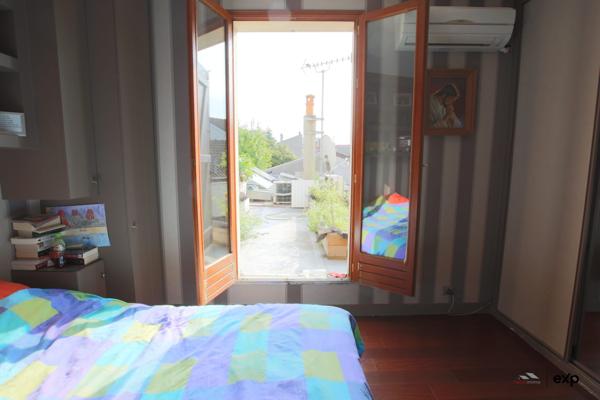 Maison avec dépendance, proche métro