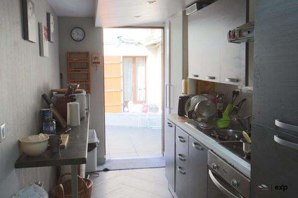 Maison avec dépendance, proche métro