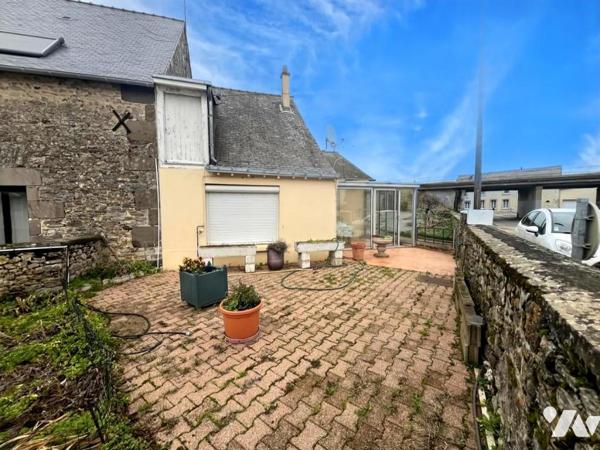 Maison de ville à rénover – Évron 