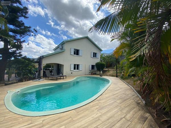 Villa à vendre à Saint-Paul à la Réunion (97460), ref : 228809   
La Plaine / Bois de Nèfles