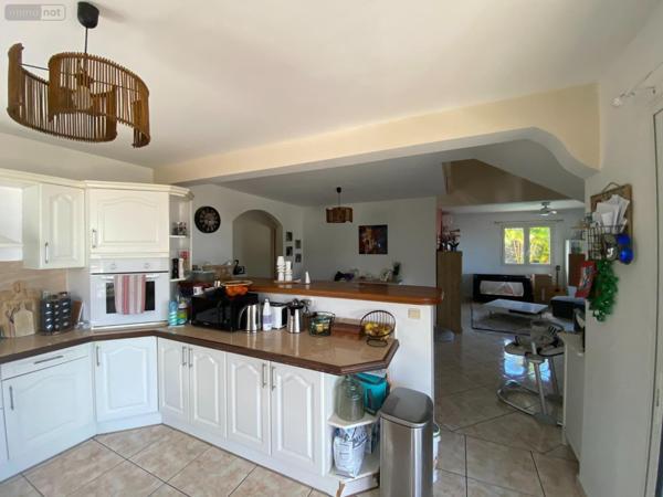 Villa à vendre à Saint-Paul à la Réunion (97460), ref : 228809   
La Plaine / Bois de Nèfles