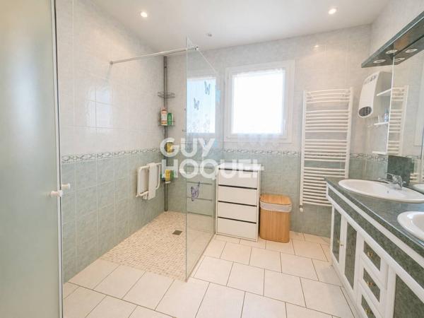 Saint-Georges-d’Oléron – Maison familiale 5 pièces avec véranda, double garage et jardin de 609 m²