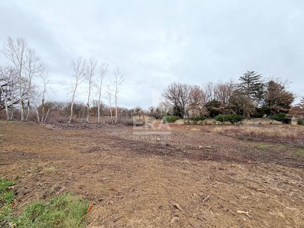 A VENDRE 84240 ANSOUIS TERRAIN CONSTRUCTIBLE LIBRE CONSTRUCTEUR DE 755M²
