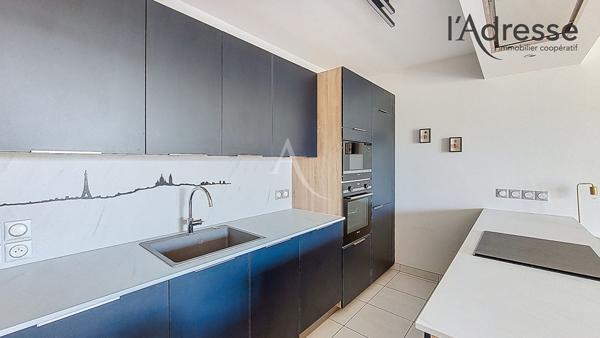 PUTEAUX / Eco Quartier des Bergères (Cour des Ducs) - 3 pièces de 69 m² avec loggia 12m² , balcon et parking boxé