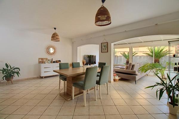 Charmante maison secteur nord de Vitrolles avec 4 Chambres et jardin