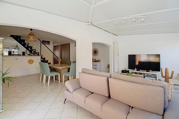 Charmante maison secteur nord de Vitrolles avec 4 Chambres et jardin