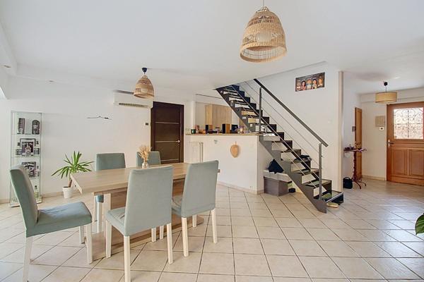 Charmante maison secteur nord de Vitrolles avec 4 Chambres et jardin