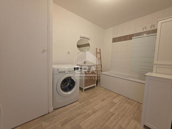 Appartement 1 chambre balcon place de parking