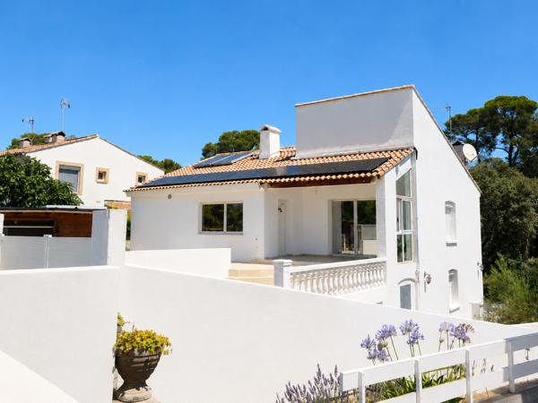 Maison
         8 pièces
        - 213 m² Bien prestige 590 000 € *