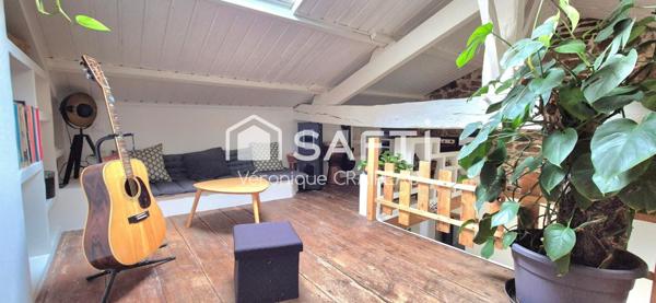 Maison coup de coeur avec 2 chambres, mezzanine, terrain clos avec piscine hors sol, espace de stockage à pied des commerces