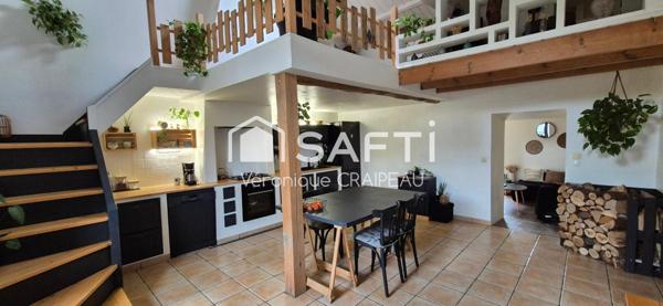 Maison coup de coeur avec 2 chambres, mezzanine, terrain clos avec piscine hors sol, espace de stockage à pied des commerces