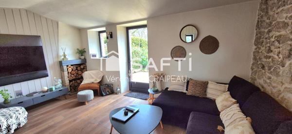 Maison coup de coeur avec 2 chambres, mezzanine, terrain clos avec piscine hors sol, espace de stockage à pied des commerces