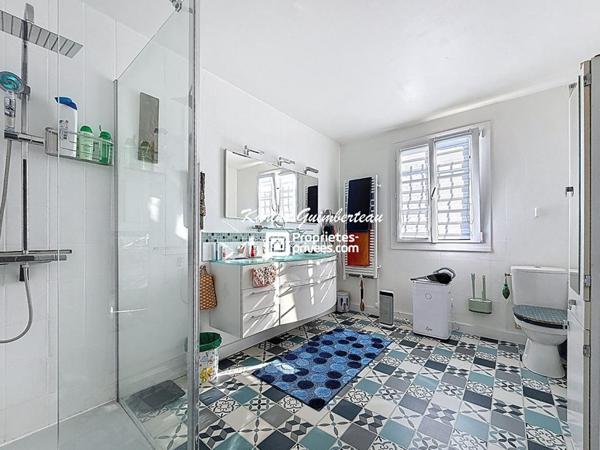 Maison avec vue 3 chambres, garages, jardin