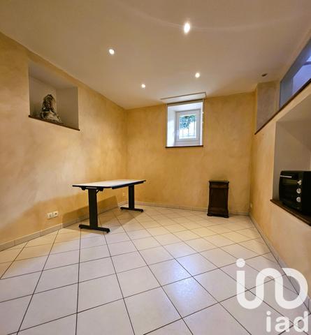 Maison à vendre 11 pièces 265 m² Sablé-sur-Sarthe