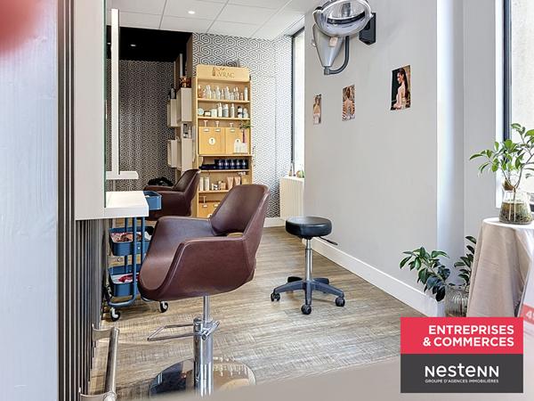 Belle opportunité, Fonds de commerce Salon de Coiffure mixte au coeur du village de Larajasse