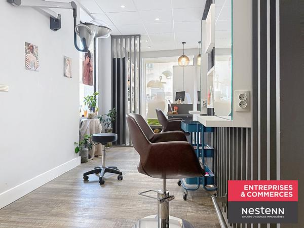 Belle opportunité, Fonds de commerce Salon de Coiffure mixte au coeur du village de Larajasse