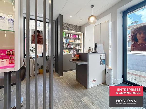 Belle opportunité, Fonds de commerce Salon de Coiffure mixte au coeur du village de Larajasse