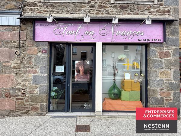 Belle opportunité, Fonds de commerce Salon de Coiffure mixte au coeur du village de Larajasse