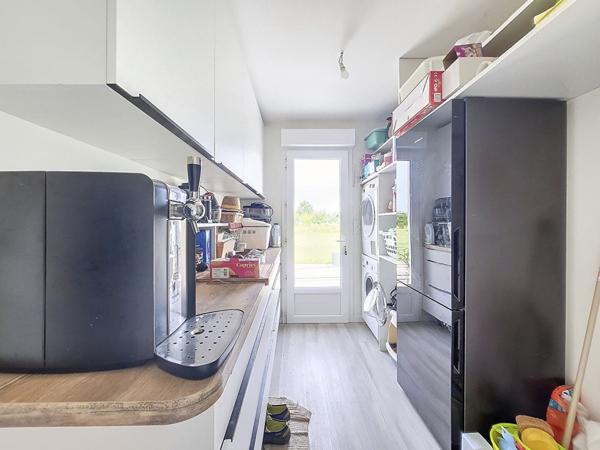 A vendre au Gua, maison 214 m², 6 pièces, studio indépendant, garage et piscine couverte, sur un terrain de 5280 m²