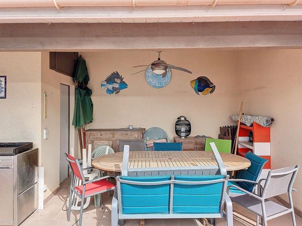 A vendre au Gua, maison 214 m², 6 pièces, studio indépendant, garage et piscine couverte, sur un terrain de 5280 m²