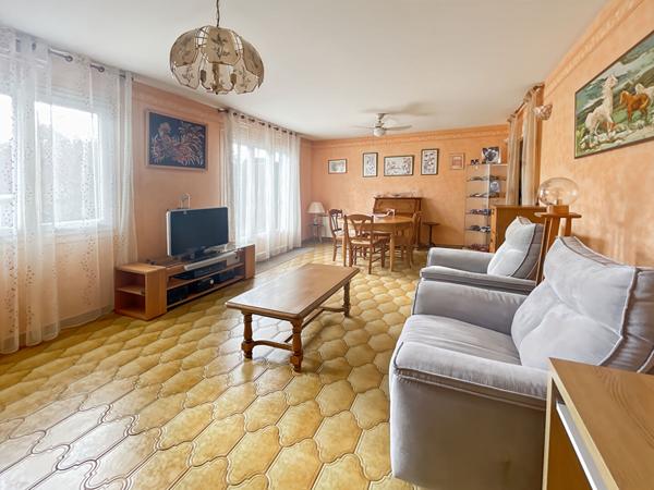 Maison plain-pied à Vendre à Verneuil-l'Étang !