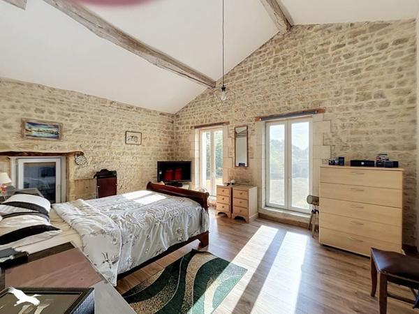 Maison à vendre 215 000 € Néré 6 p 180 m² DPE E