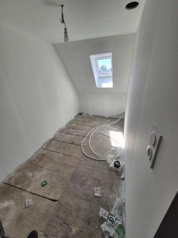 Vente                                                      Maison de ville
                        
                     7 pièces                      163 m2                     à Magnac-Bourg