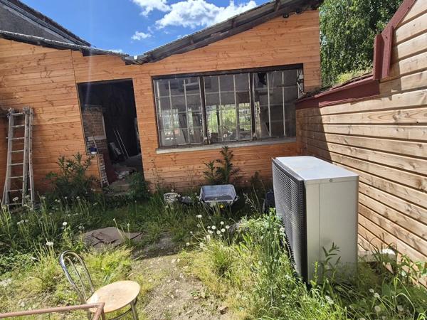 Vente                                                      Maison de ville
                        
                     7 pièces                      163 m2                     à Magnac-Bourg