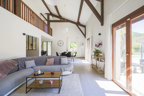 Maison à vendre  6 pièces - 185,49 m 2   VIF  - 38