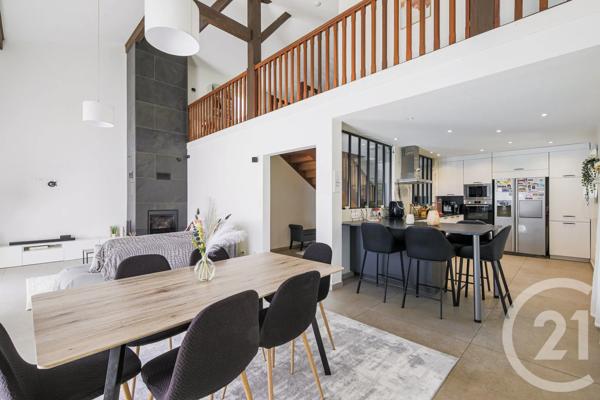 Maison à vendre  6 pièces - 185,49 m 2   VIF  - 38