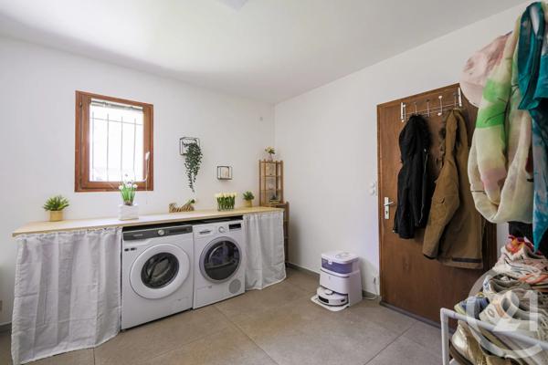 Maison à vendre  6 pièces - 185,49 m 2   VIF  - 38