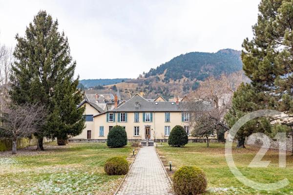 Maison à vendre  6 pièces - 185,49 m 2   VIF  - 38