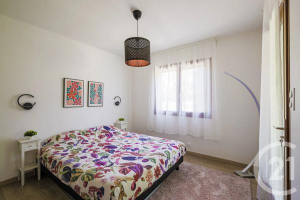 Maison à vendre  6 pièces - 185,49 m 2   VIF  - 38